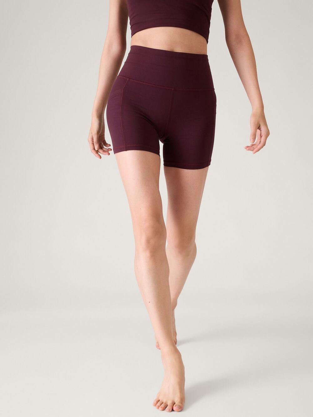 Athleta Salutation Stash 5 Inch Shorts Plum Size XL